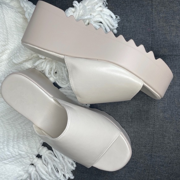 Ivory Chunky Flatform Wide Band Vamp Mule Sandals - Picture 7 of 12